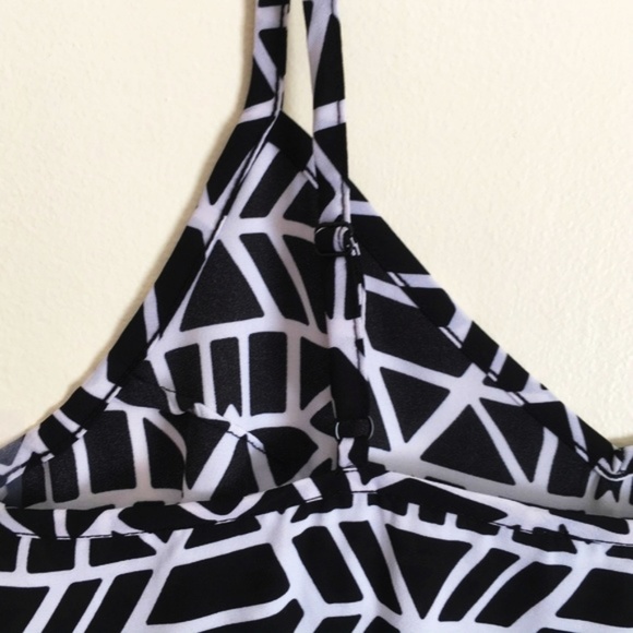 INC Asymmetric Hem Top Black White Print 14 - Picture 3 of 4